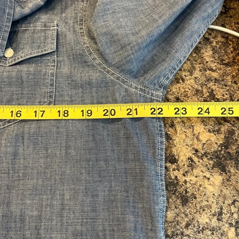 The Black Dog Mens Large Blue Chambray Button‎ Down Shirt Long Sleeve Casual